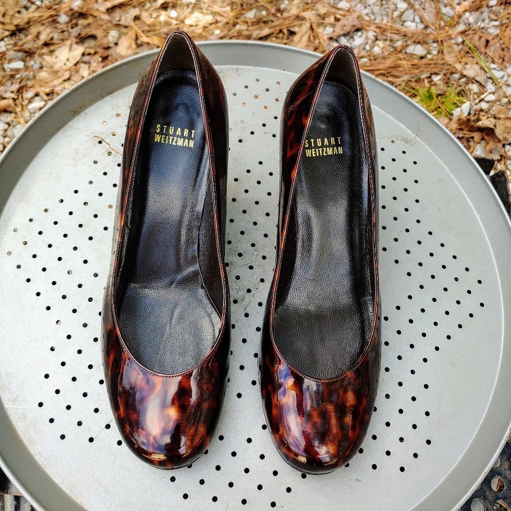 Stuart Weitzman patent tortoise shell shoes